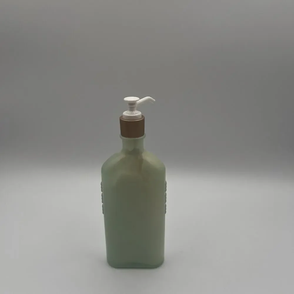 BATH & BODY WORKS Aromatherapy Breath Deep Eucalyptus & Lavender Body Lotion